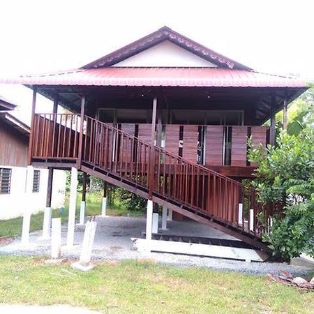 Rumah Kurnia Kangar Exteriör bild